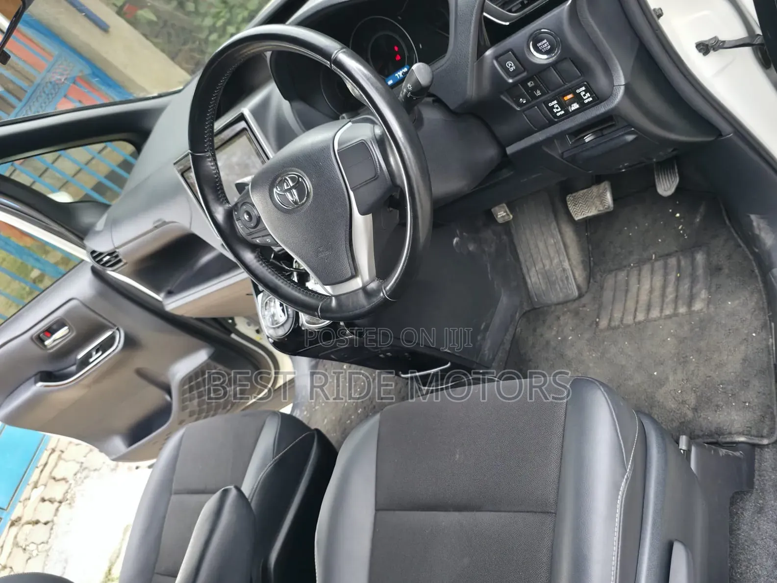 Toyota Noah 2.0 FWD (7 Seater) 2019 White