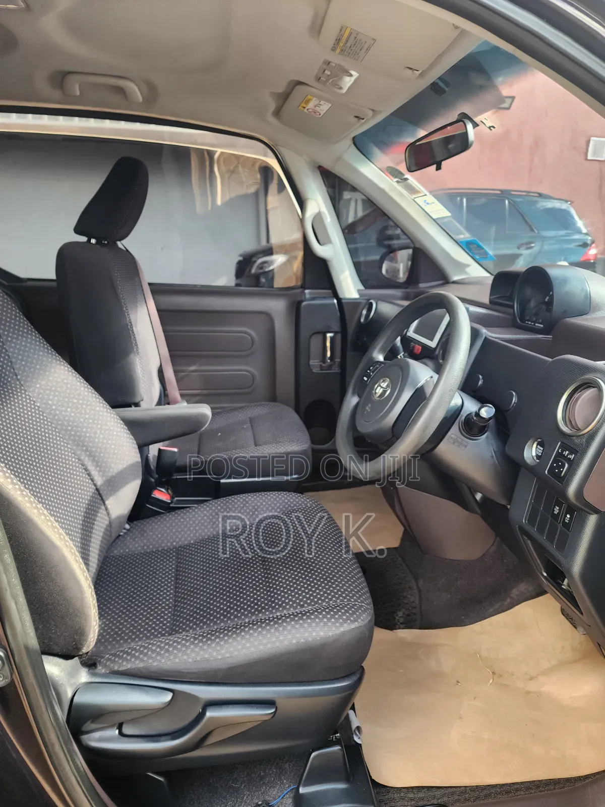 Toyota Spade 1.5 2014 Brown
