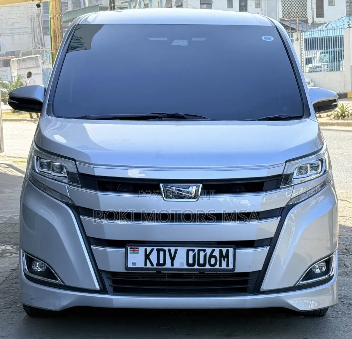 Toyota Noah 2019 Silver