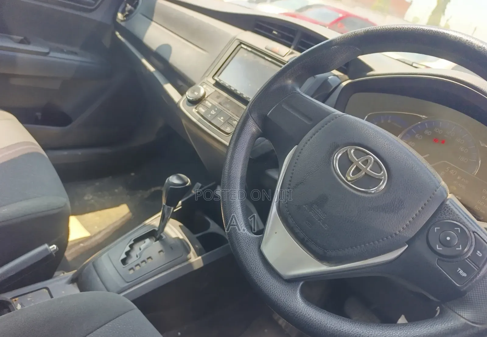 Toyota Corolla Fielder 1.5 Hybrid FWD 2020 Pearl
