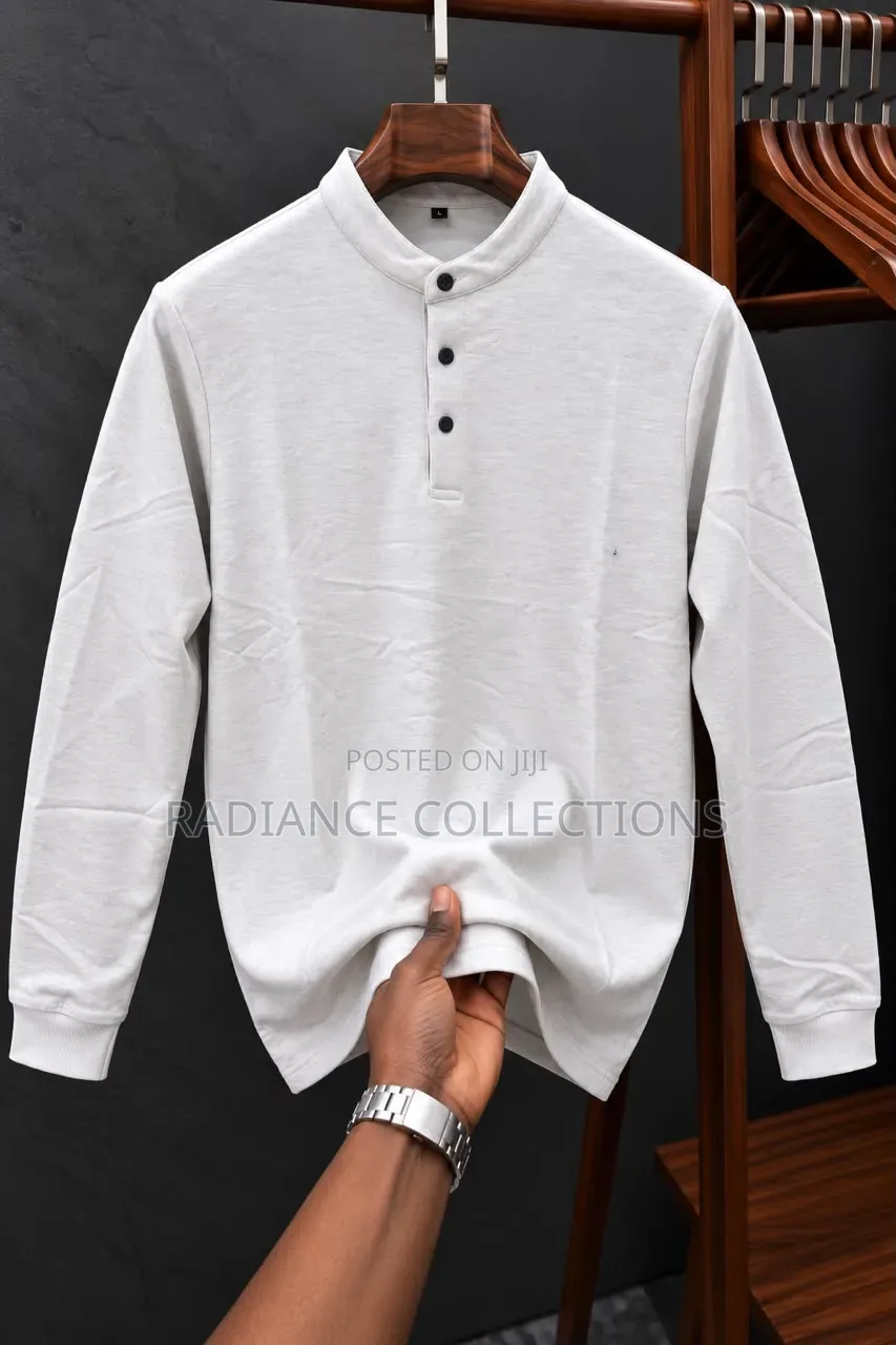 Longsleeved Buttoned