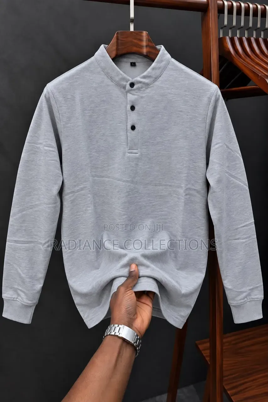Longsleeved Buttoned