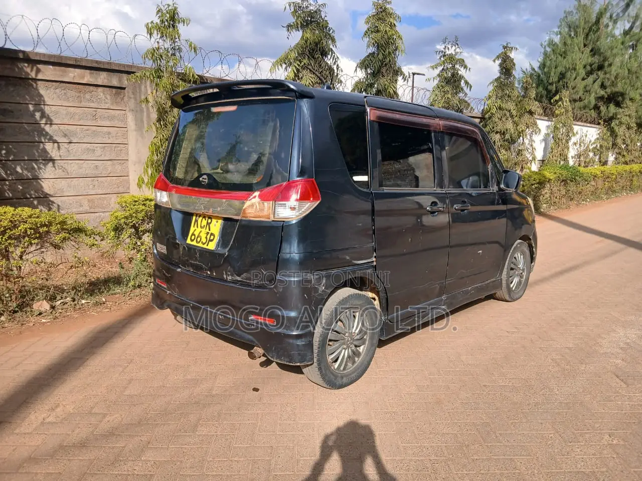 Mitsubishi Delica 2011 Black
