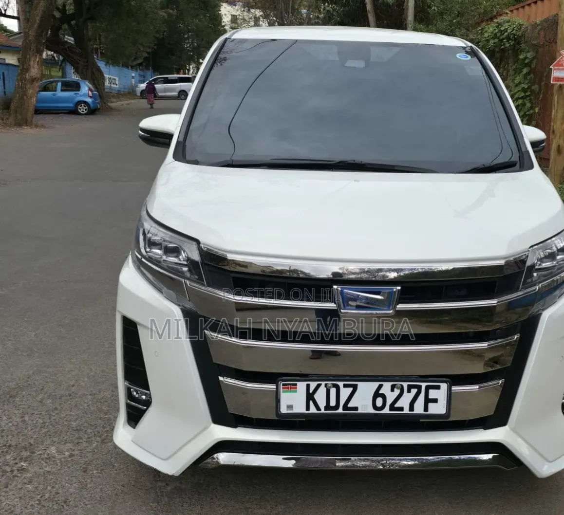 Toyota Noah 2019 White
