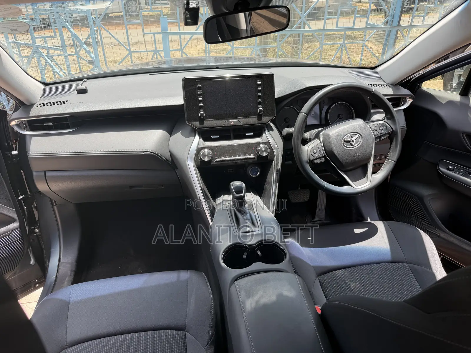 Toyota Harrier 2.5 Hybrid 2020 Blue