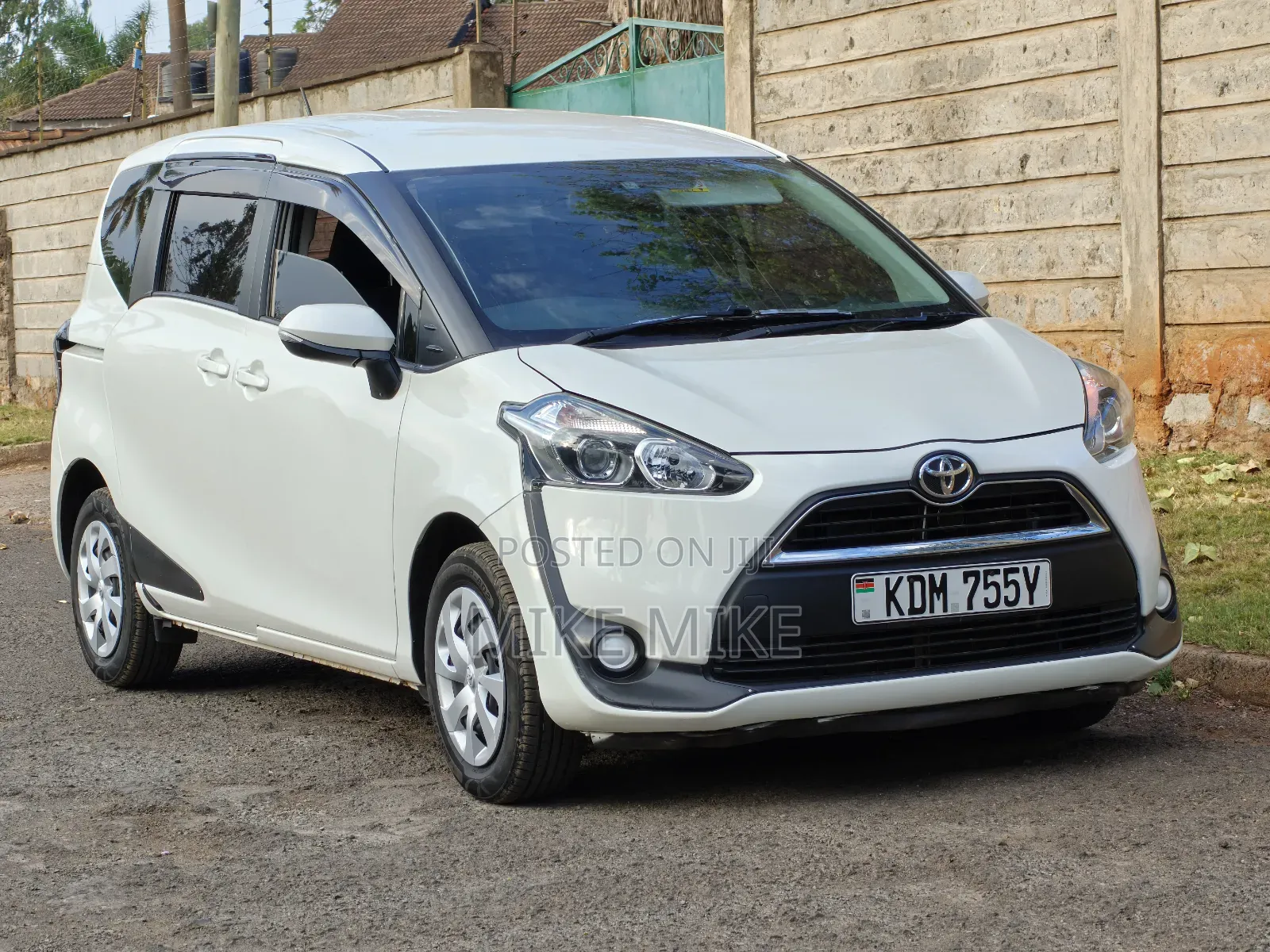 Toyota Sienta 2017 White