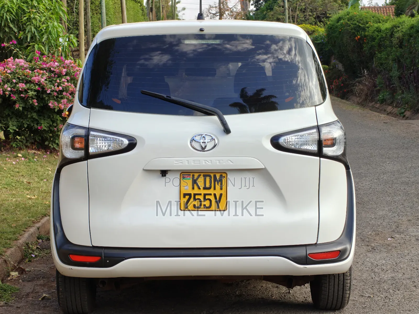 Toyota Sienta 2017 White