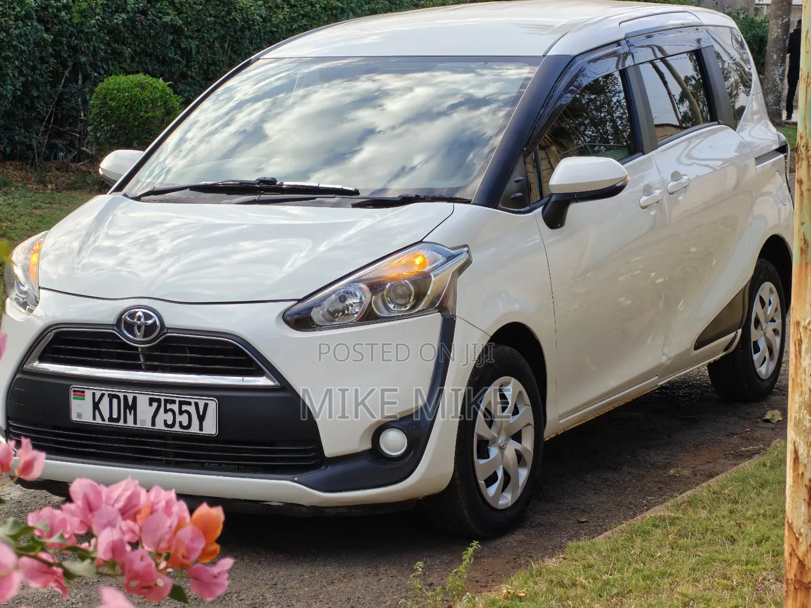 Toyota Sienta 2017 White