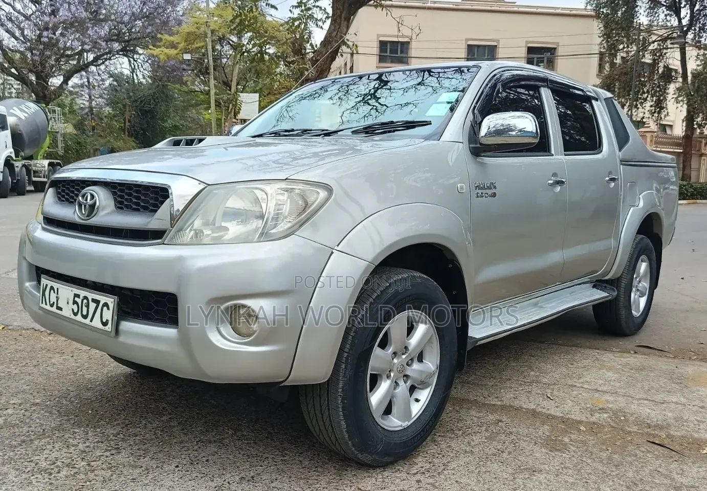 Toyota Hilux 2011 Ivory