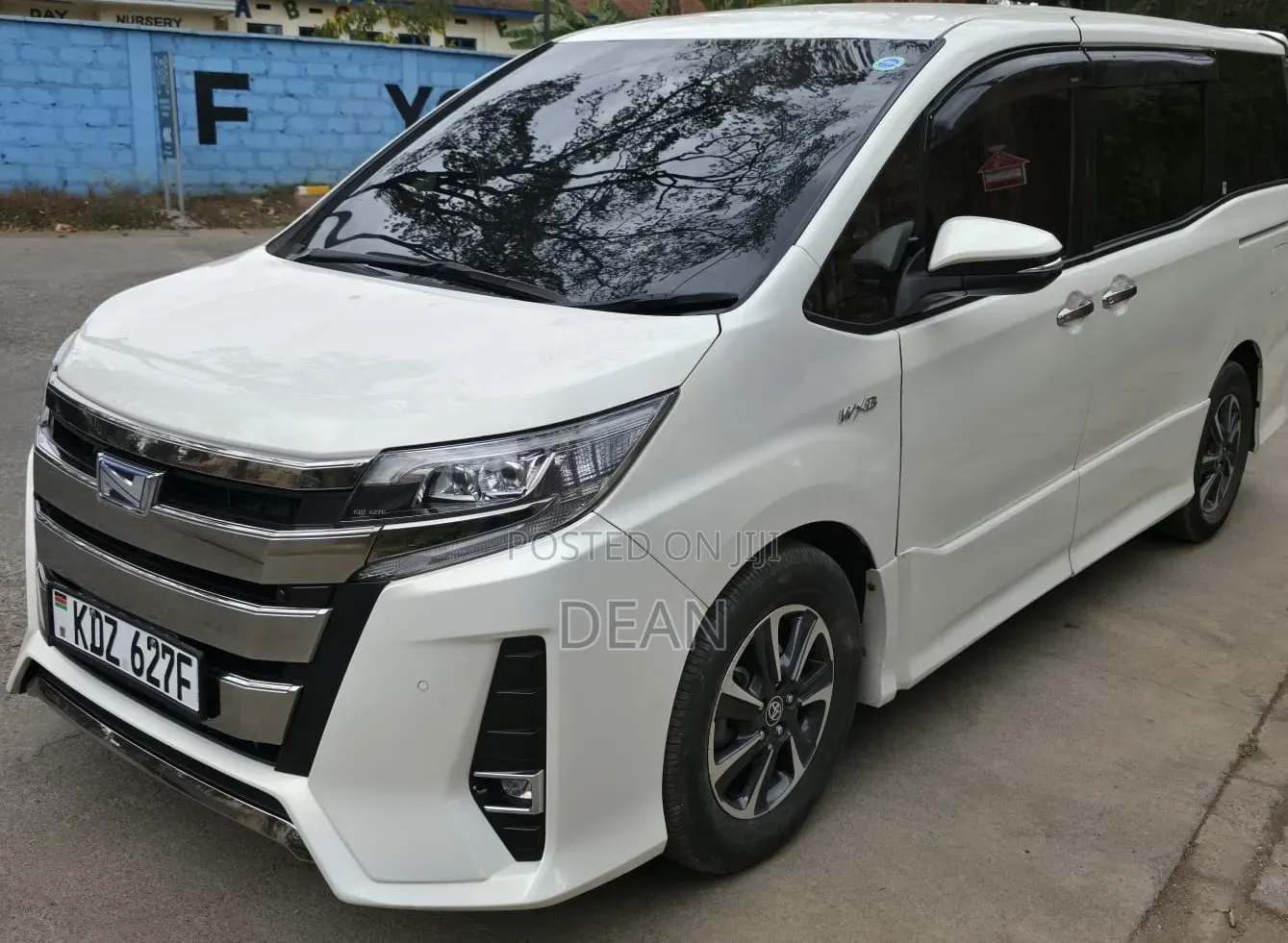 Toyota Noah 2019 White