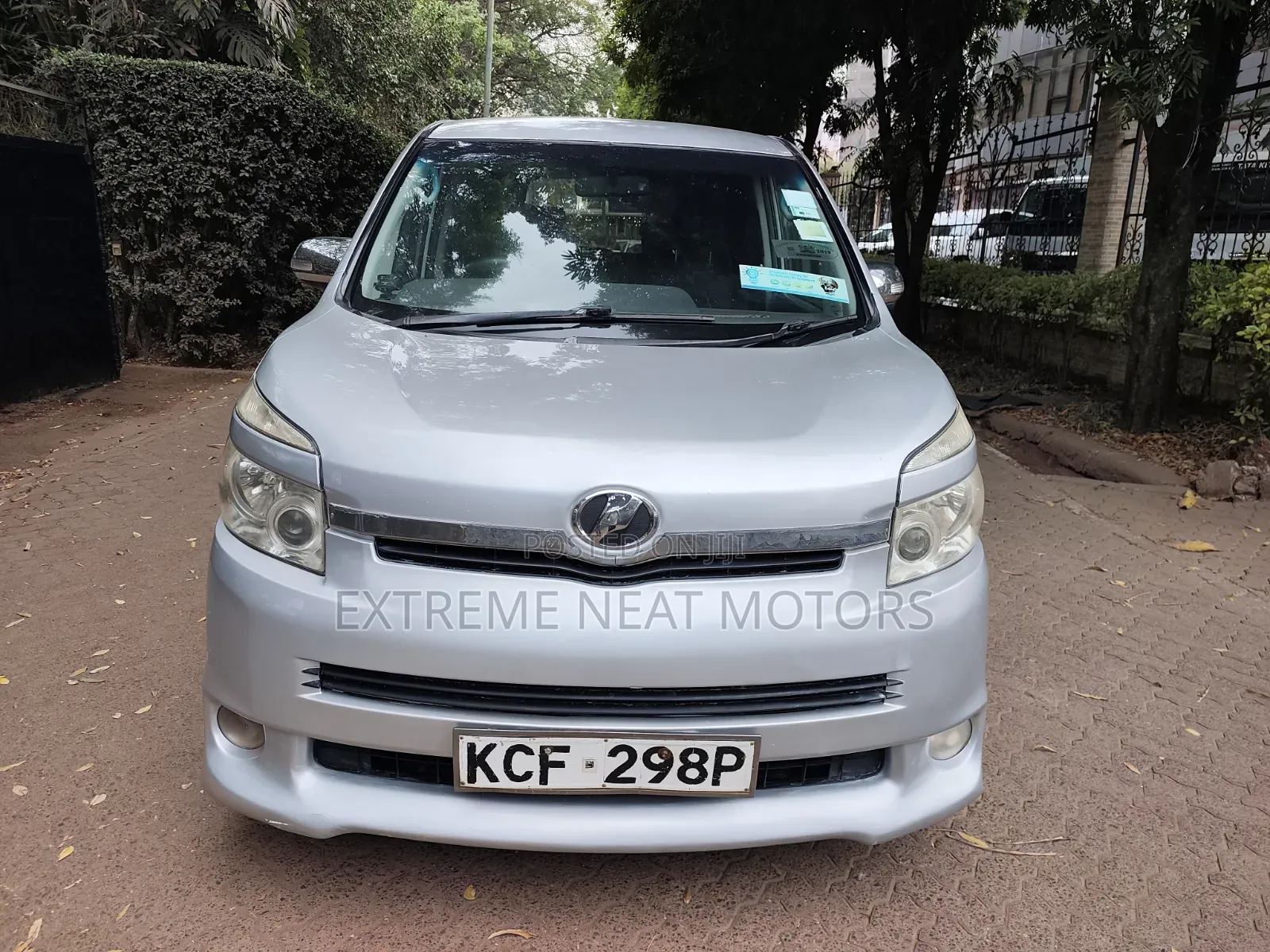 Toyota Voxy X 2WD 8-Seater 2008 Silver