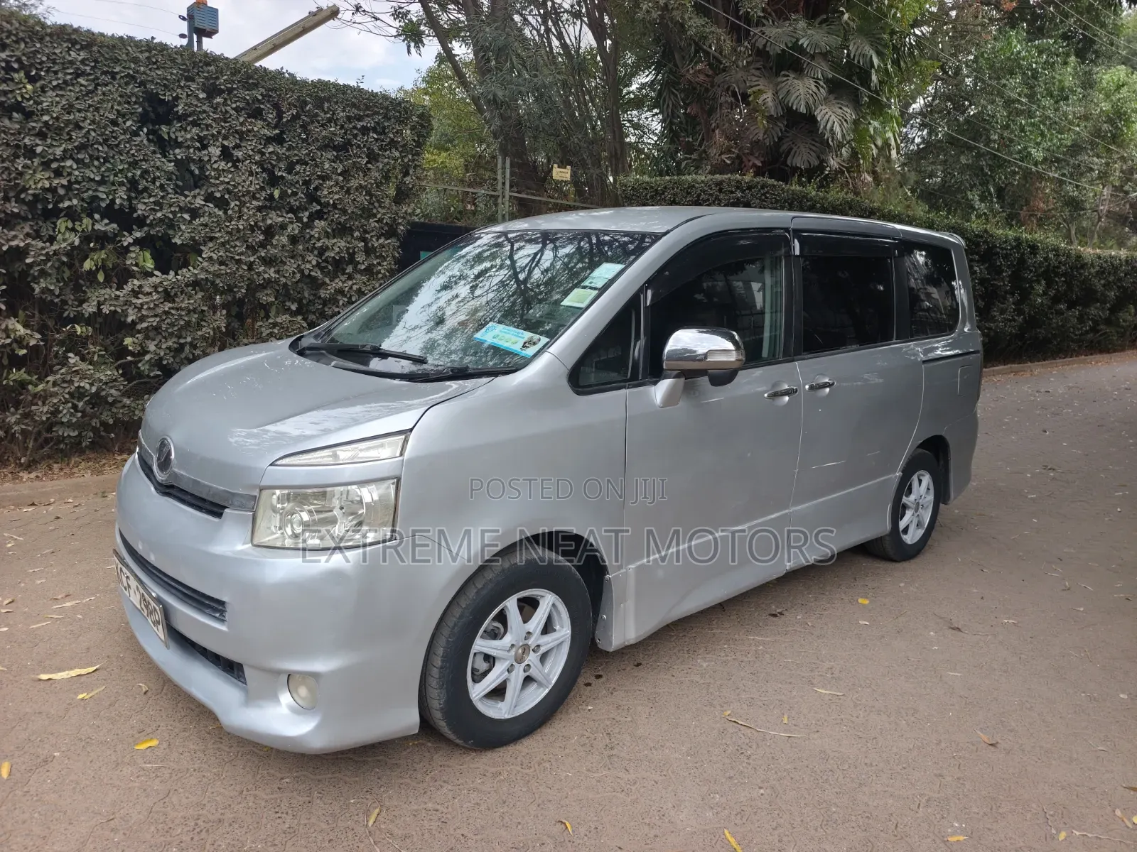 Toyota Voxy X 2WD 8-Seater 2008 Silver