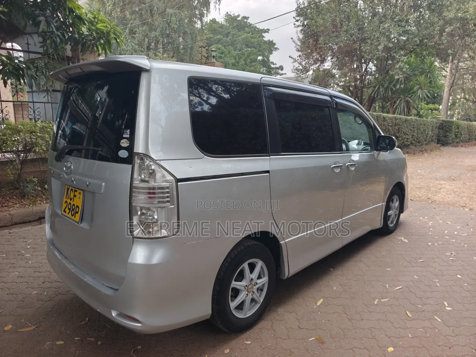 Toyota Voxy X 2WD 8-Seater 2008 Silver