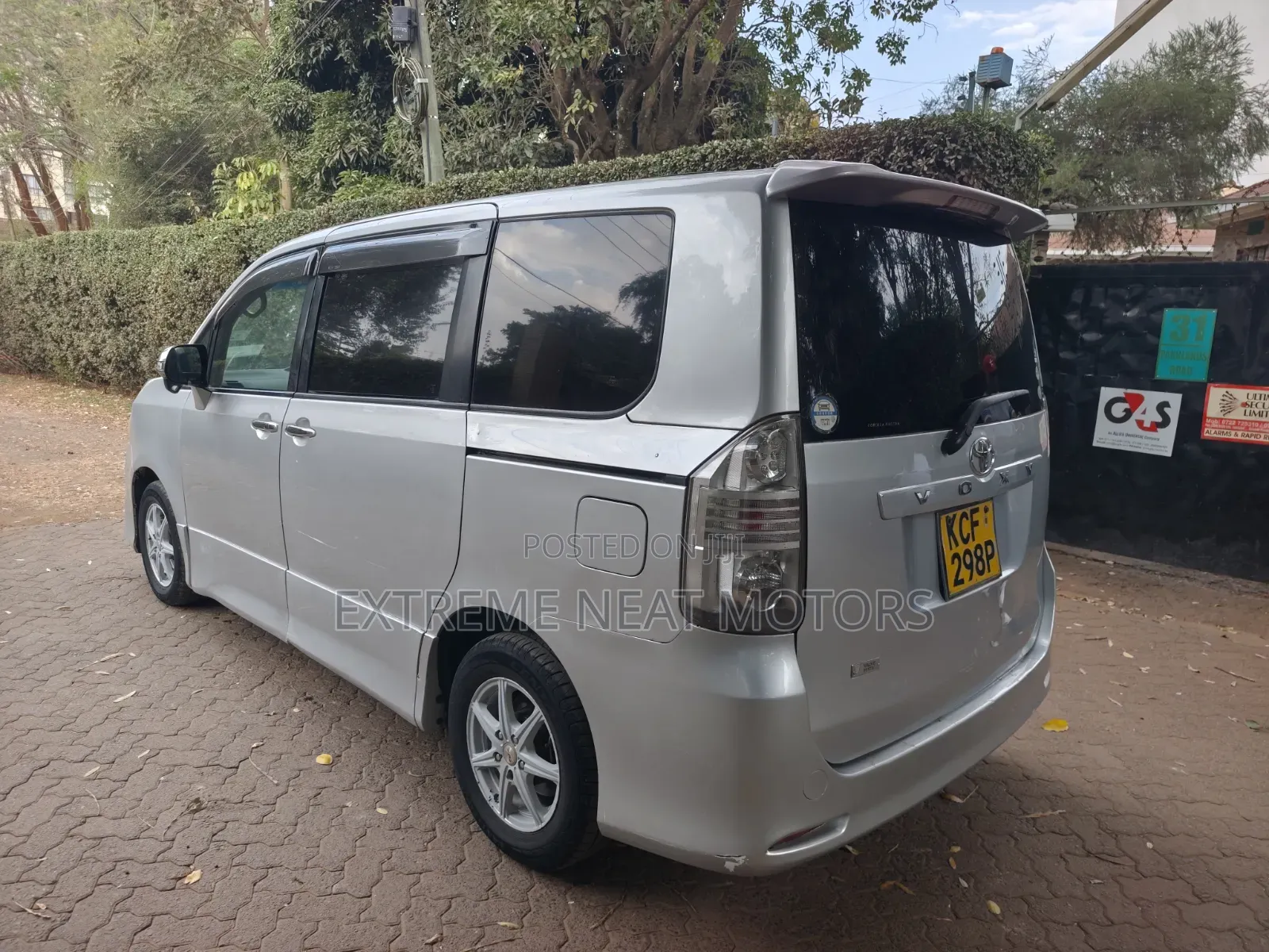 Toyota Voxy X 2WD 8-Seater 2008 Silver