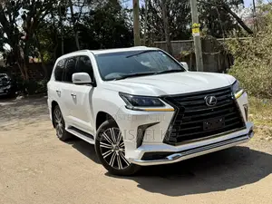 Lexus LX 570 AWD 2020 White