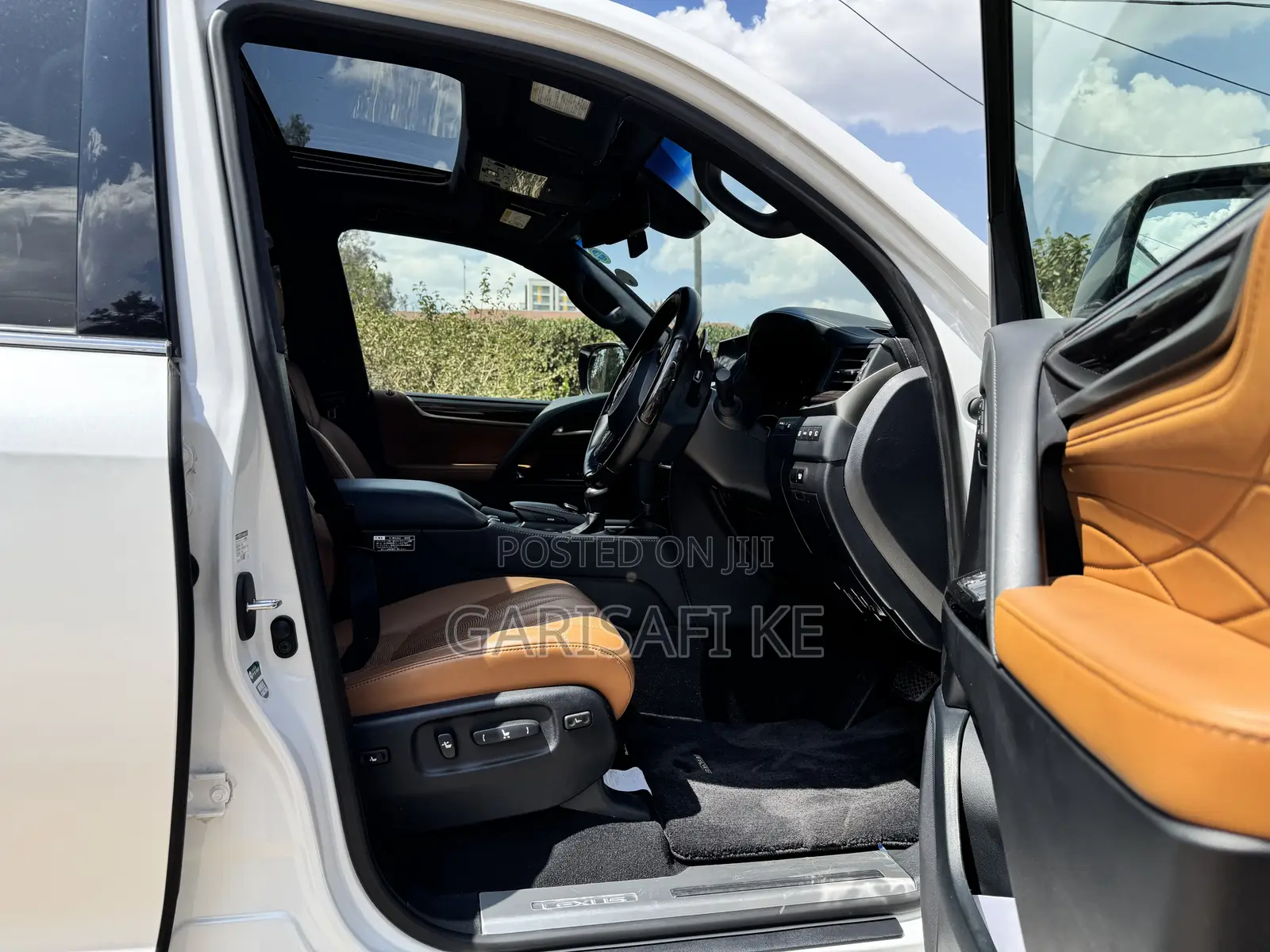 Lexus LX 570 AWD 2020 White