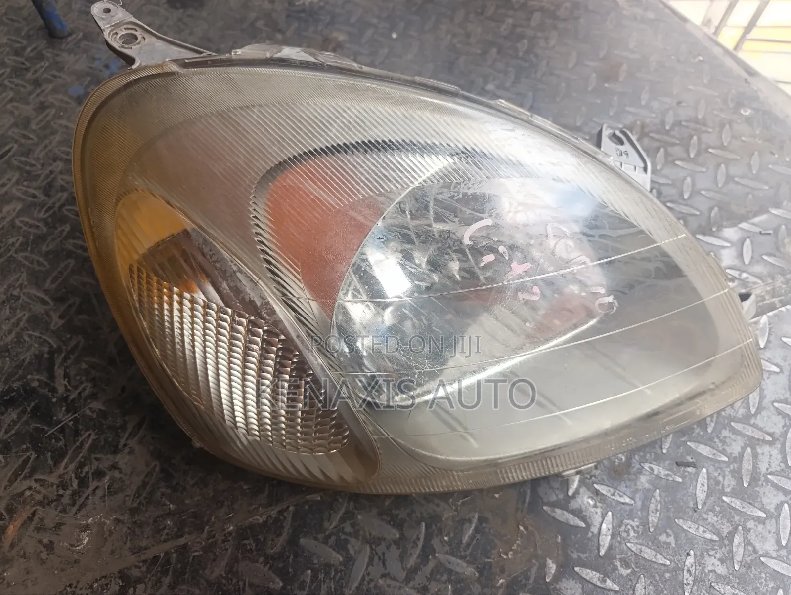 Vitz 1999/2000/2001/2002 Headlight