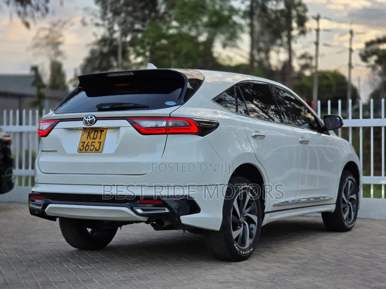 Toyota Harrier 2.0 Turbo 2018 Off white