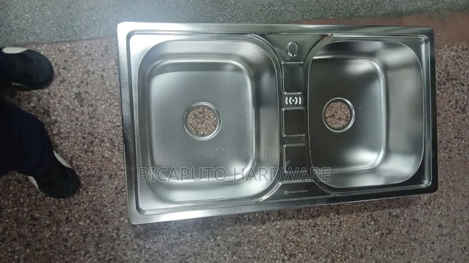 Kitchen Sink Double Bowl Style and Finish