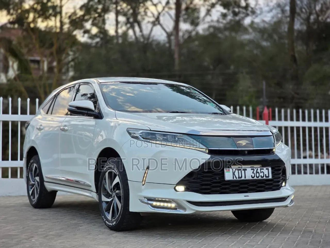 Toyota Harrier 2.0 Turbo 2018 Off white