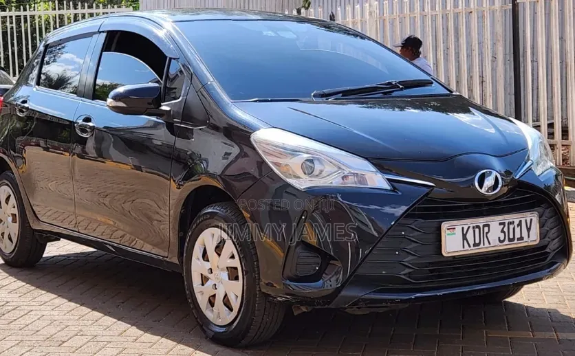Toyota Vitz 1.3 AWD 5dr 2017 Black