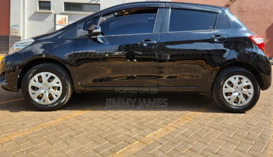 Toyota Vitz 1.3 AWD 5dr 2017 Black