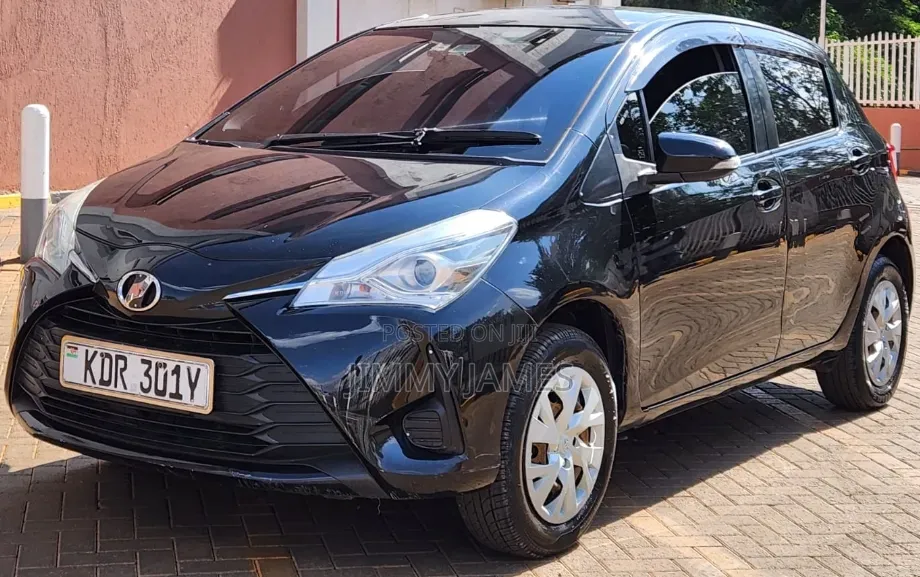 Toyota Vitz 1.3 AWD 5dr 2017 Black