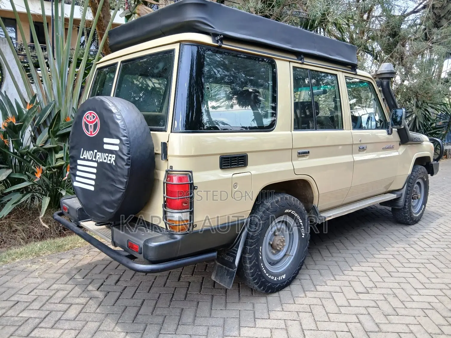 Toyota Land Cruiser 2012