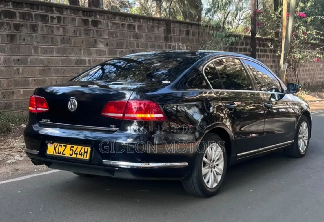 Volkswagen Passat 2012 Black