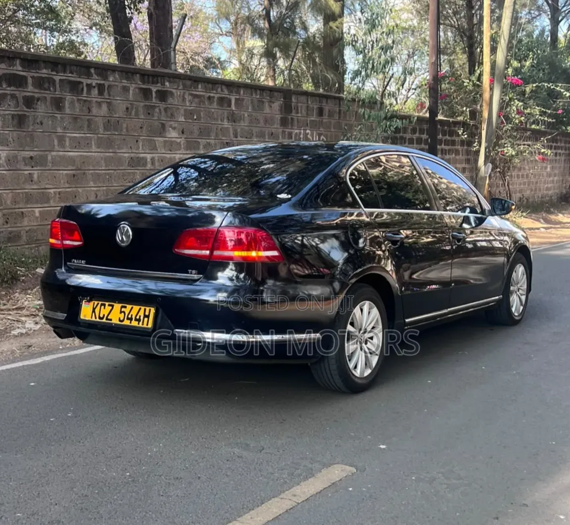 Volkswagen Passat 2012 Black