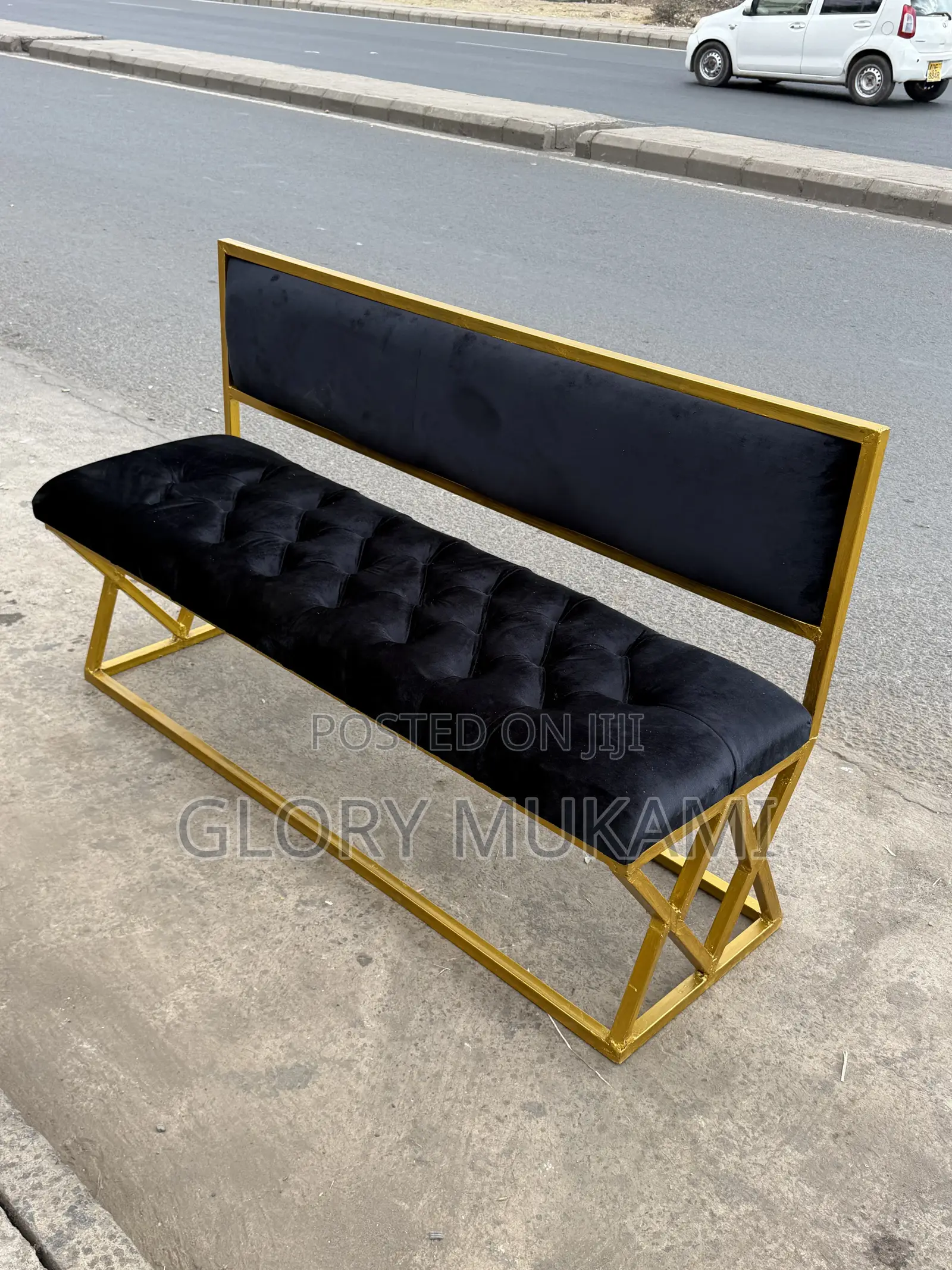 Black Velvet Waiting Manicure Bench 5ft
