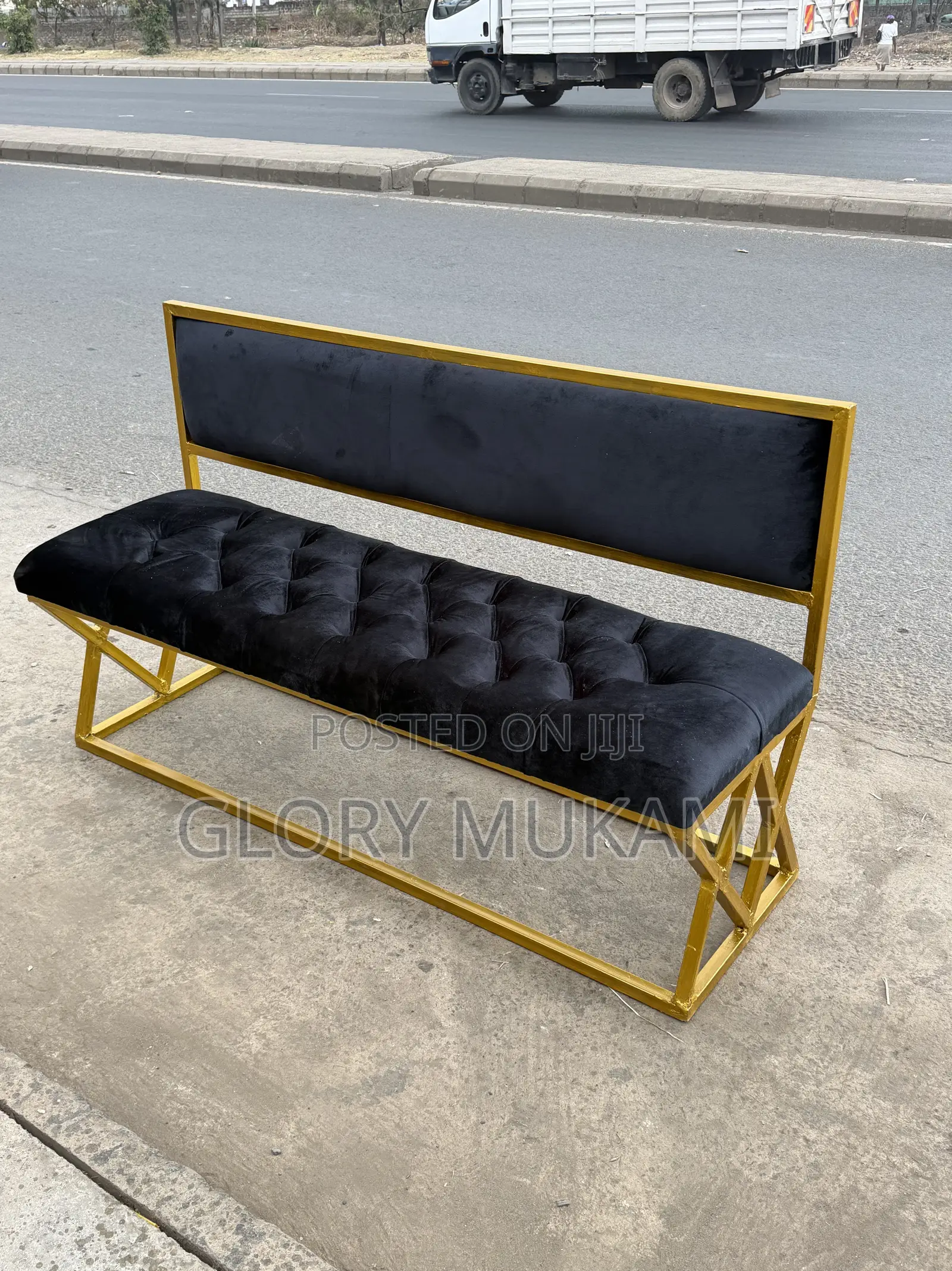 Black Velvet Waiting Manicure Bench 5ft