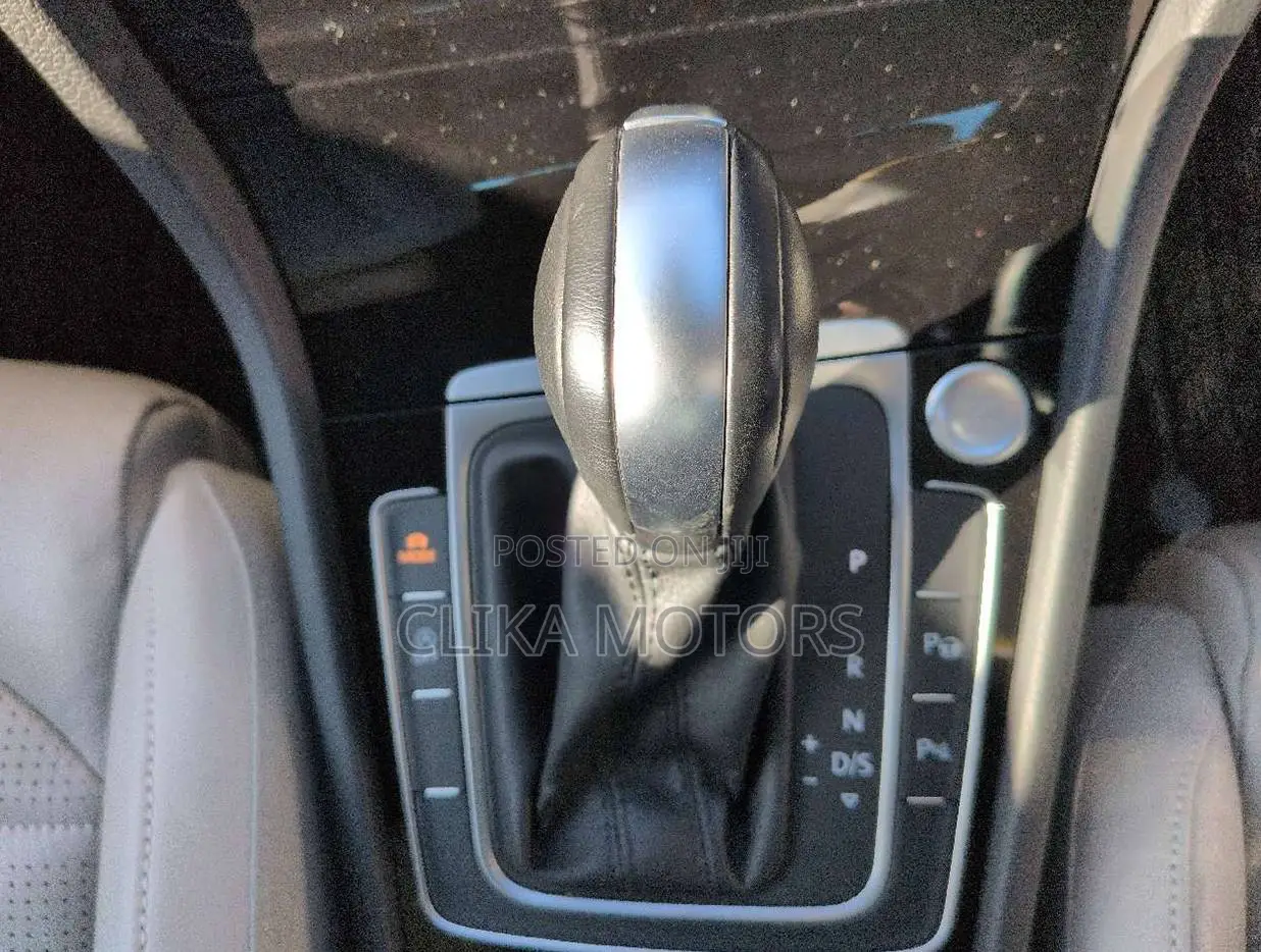 Volkswagen Golf Variant 2020 Pearl