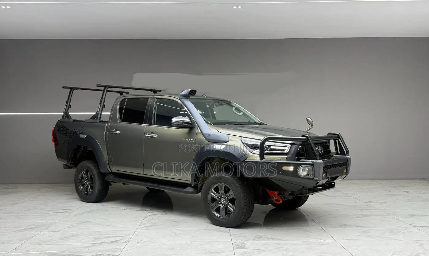 Toyota Hilux Revo Double Cab Deisel 2.4 AWD 2021 Green
