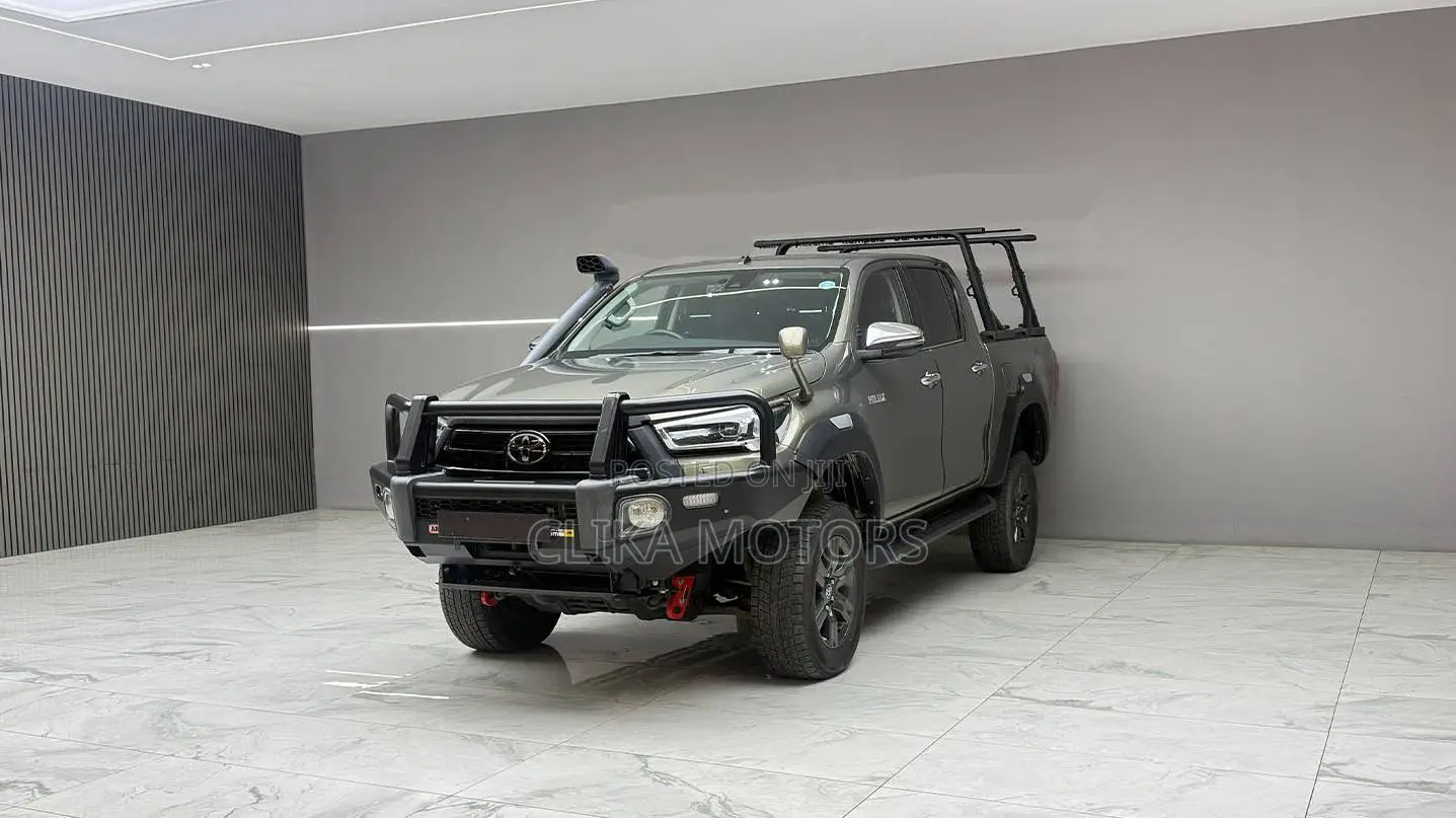 Toyota Hilux Revo Double Cab Deisel 2.4 AWD 2021 Green