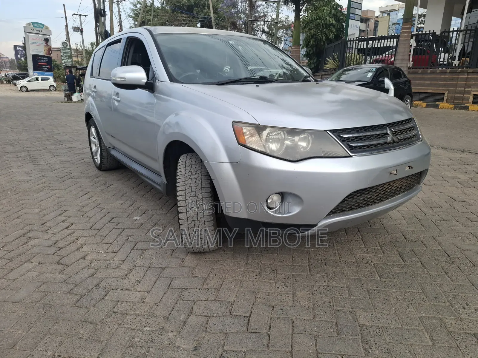 Mitsubishi Outlander 2011 Silver