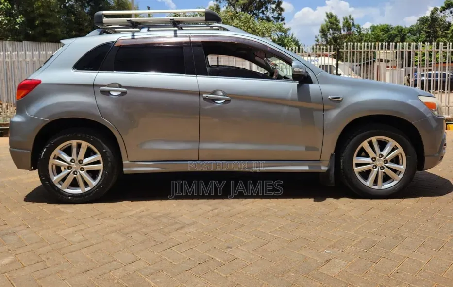 Mitsubishi RVR 2.0 2011 Gray