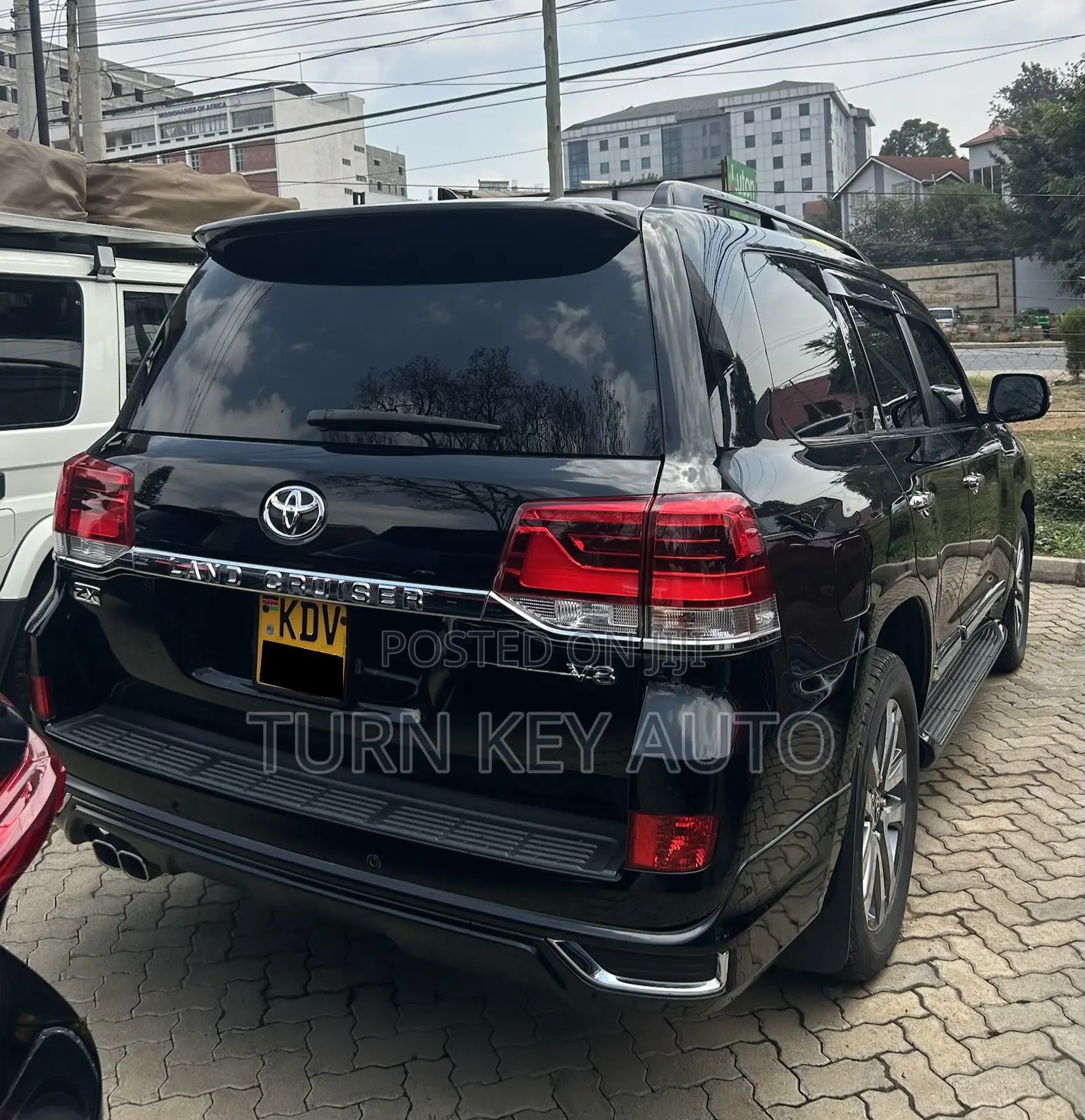 Toyota Land Cruiser 4.6 V8 ZX 2018 Black