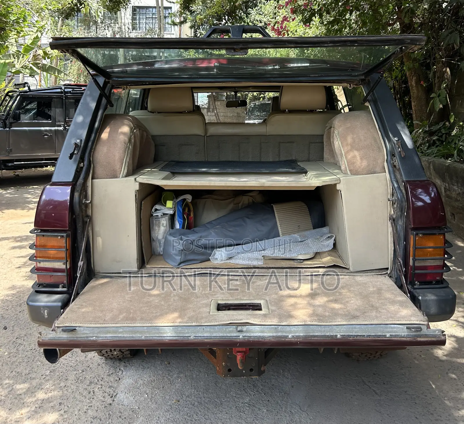 Land Rover Range Rover Vogue 1980 Red