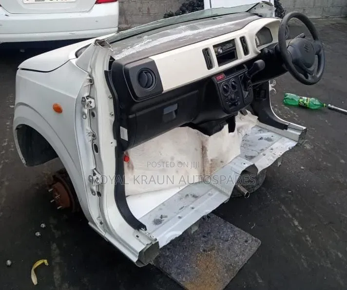 Suzuki Alto Half Cut - Complete (With Engine and Gear)