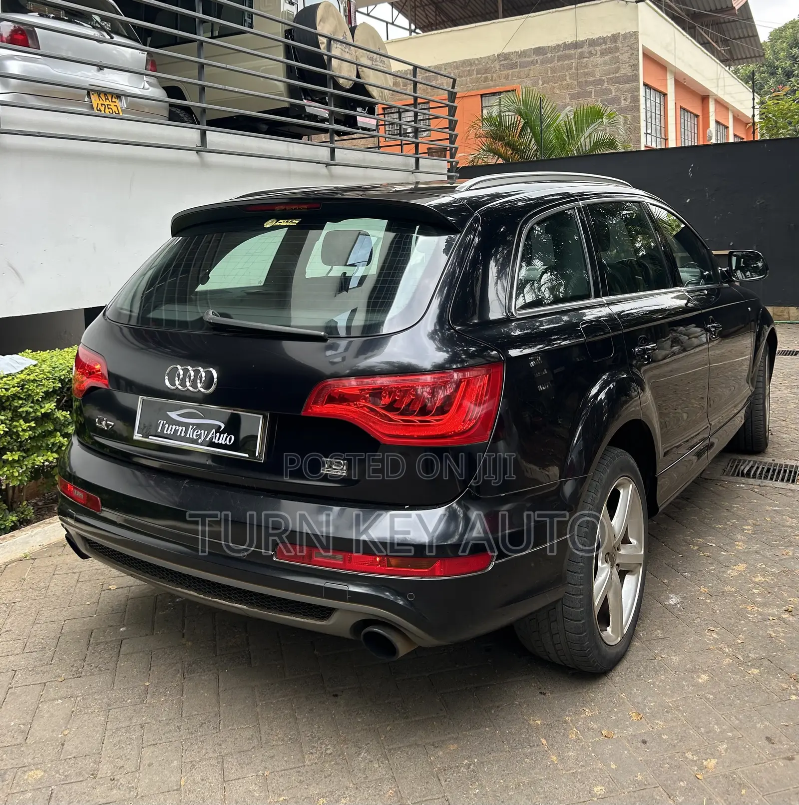 Audi Q7 2010 Black