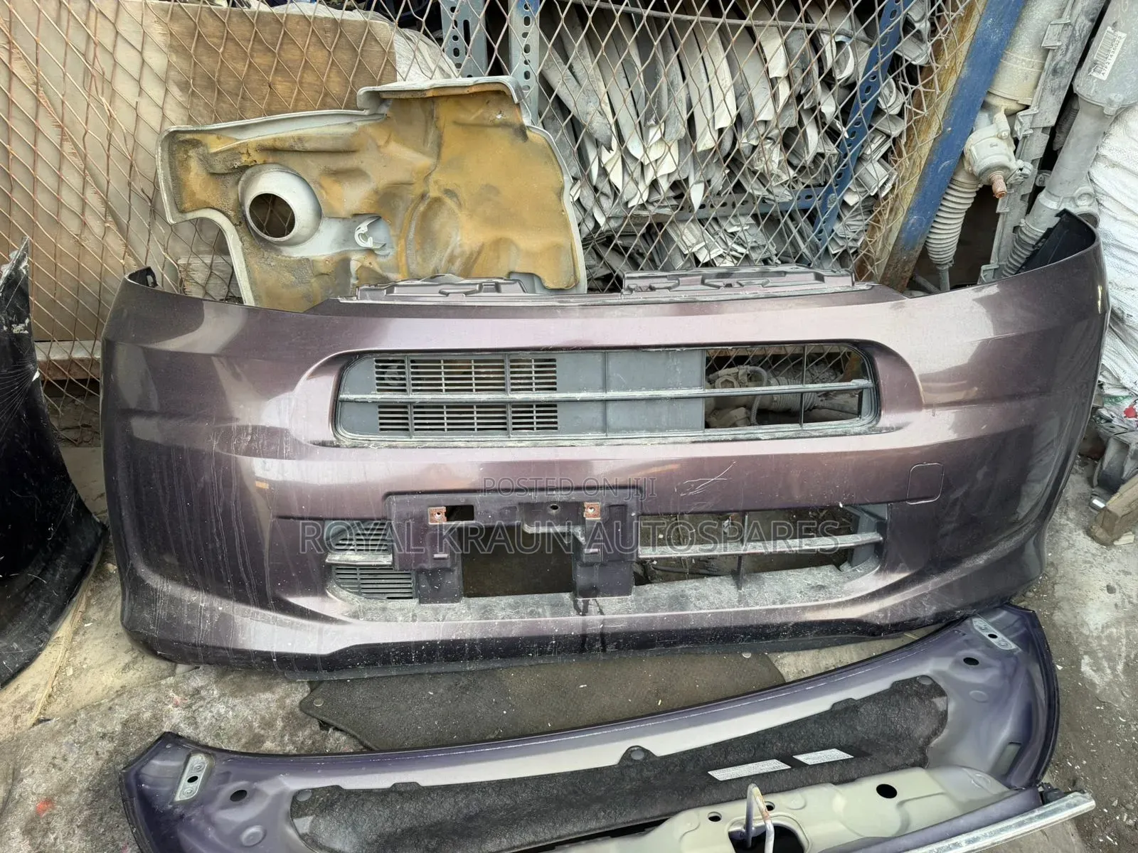 Daihatsu Move Nosecut