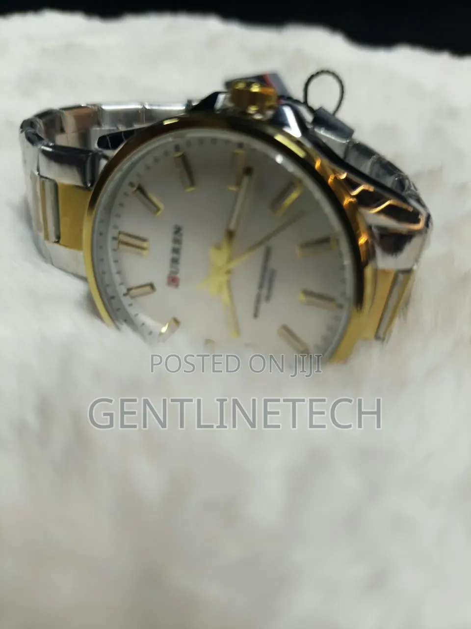 Curren C9090G Silver and Gold Watch – KSh 3,000