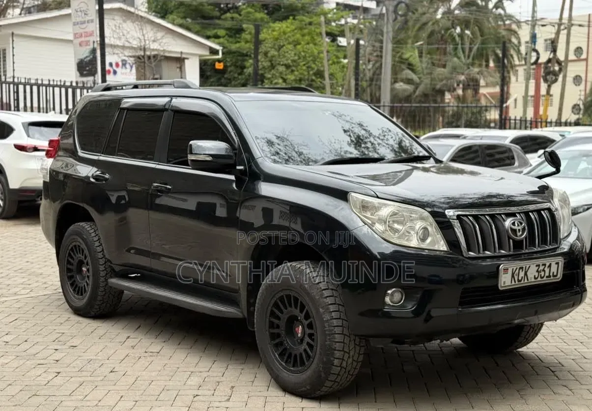 Toyota Land Cruiser Prado 2011 Black