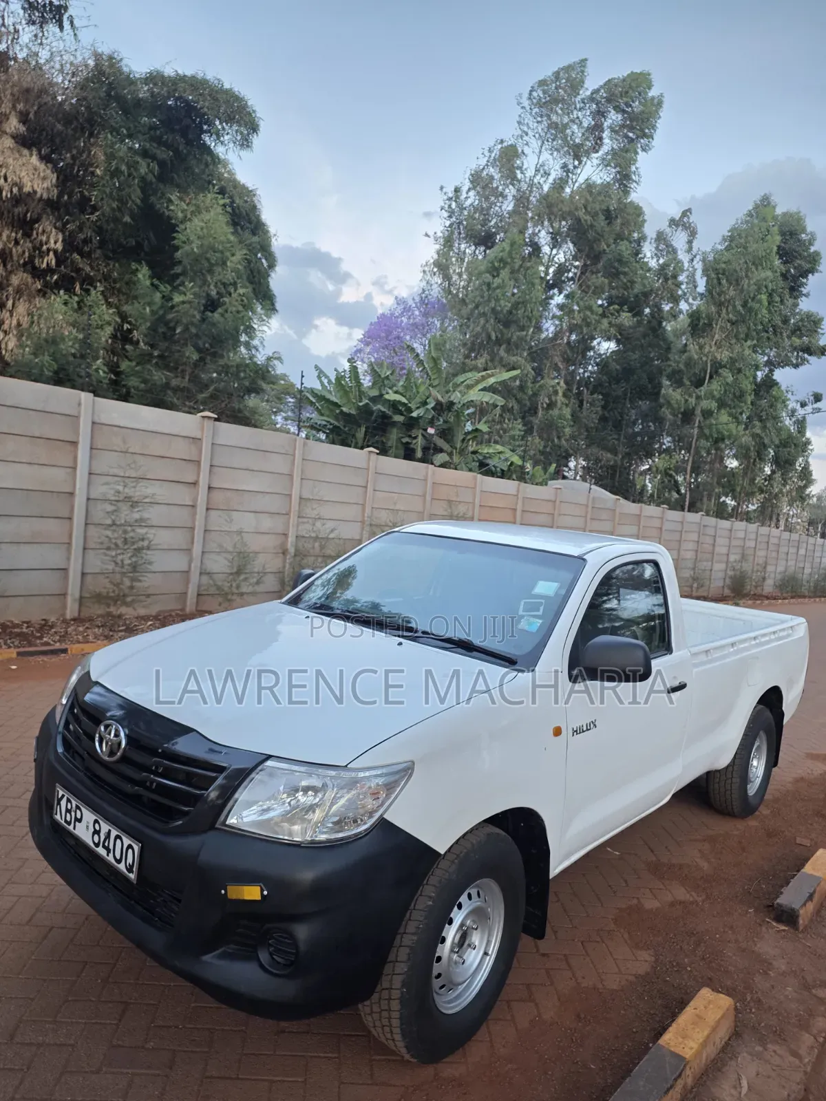 Toyota Hilux 2011 White