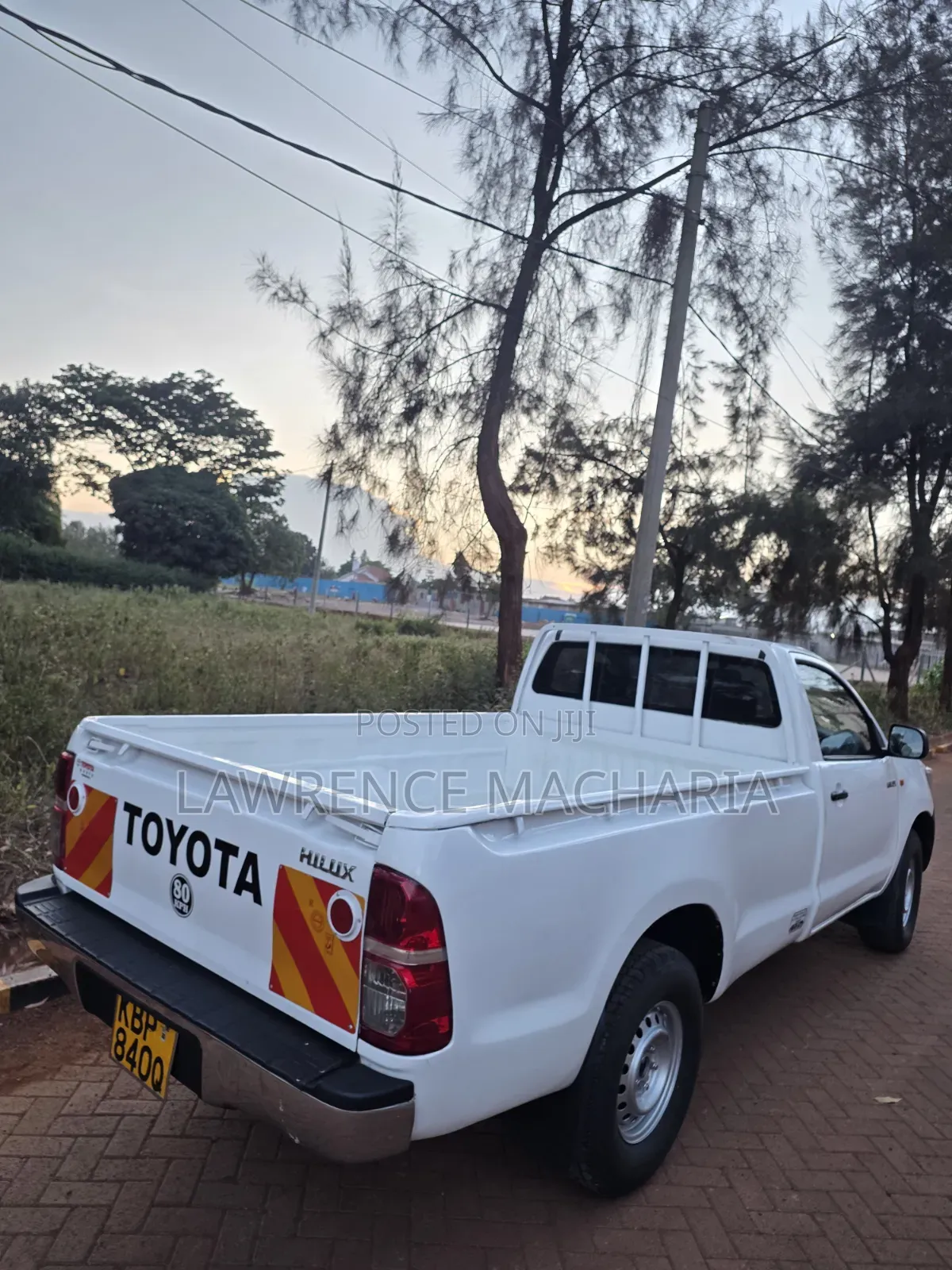 Toyota Hilux 2011 White