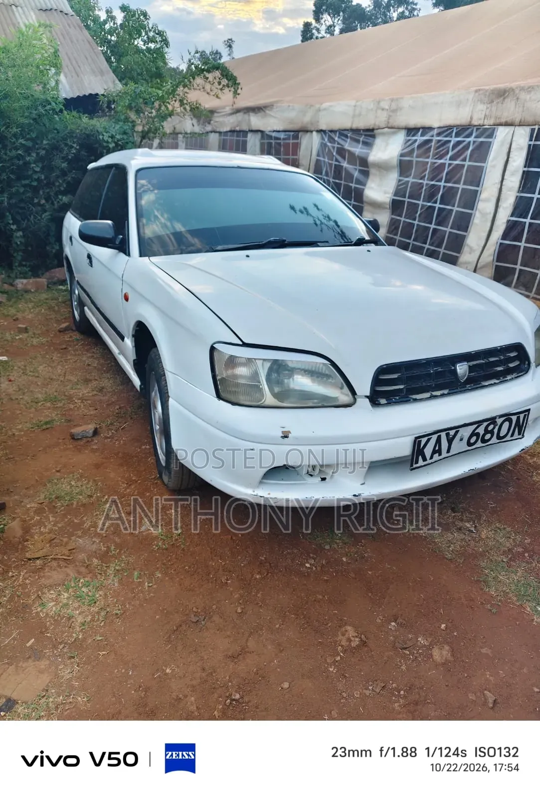 Subaru Legacy Wagon 2000 White