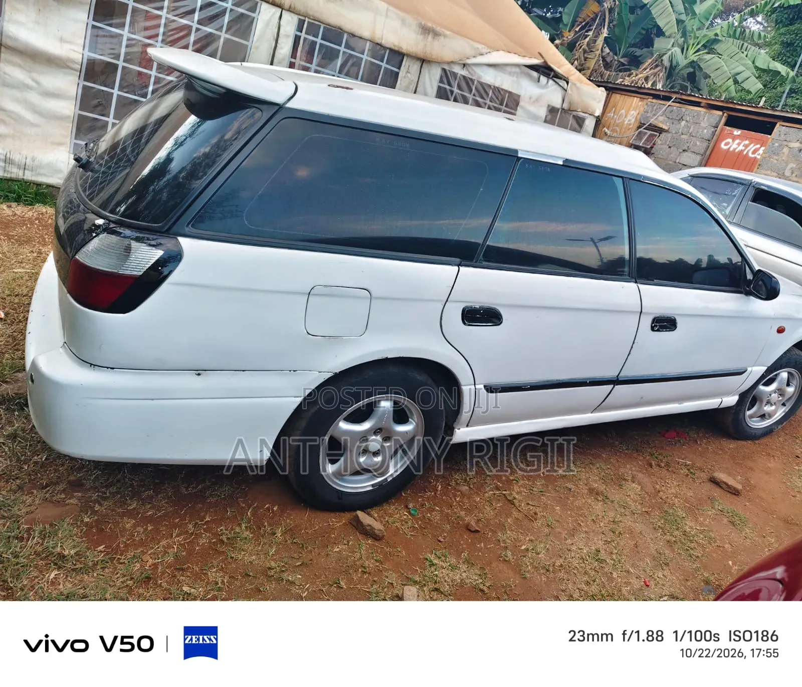 Subaru Legacy Wagon 2000 White