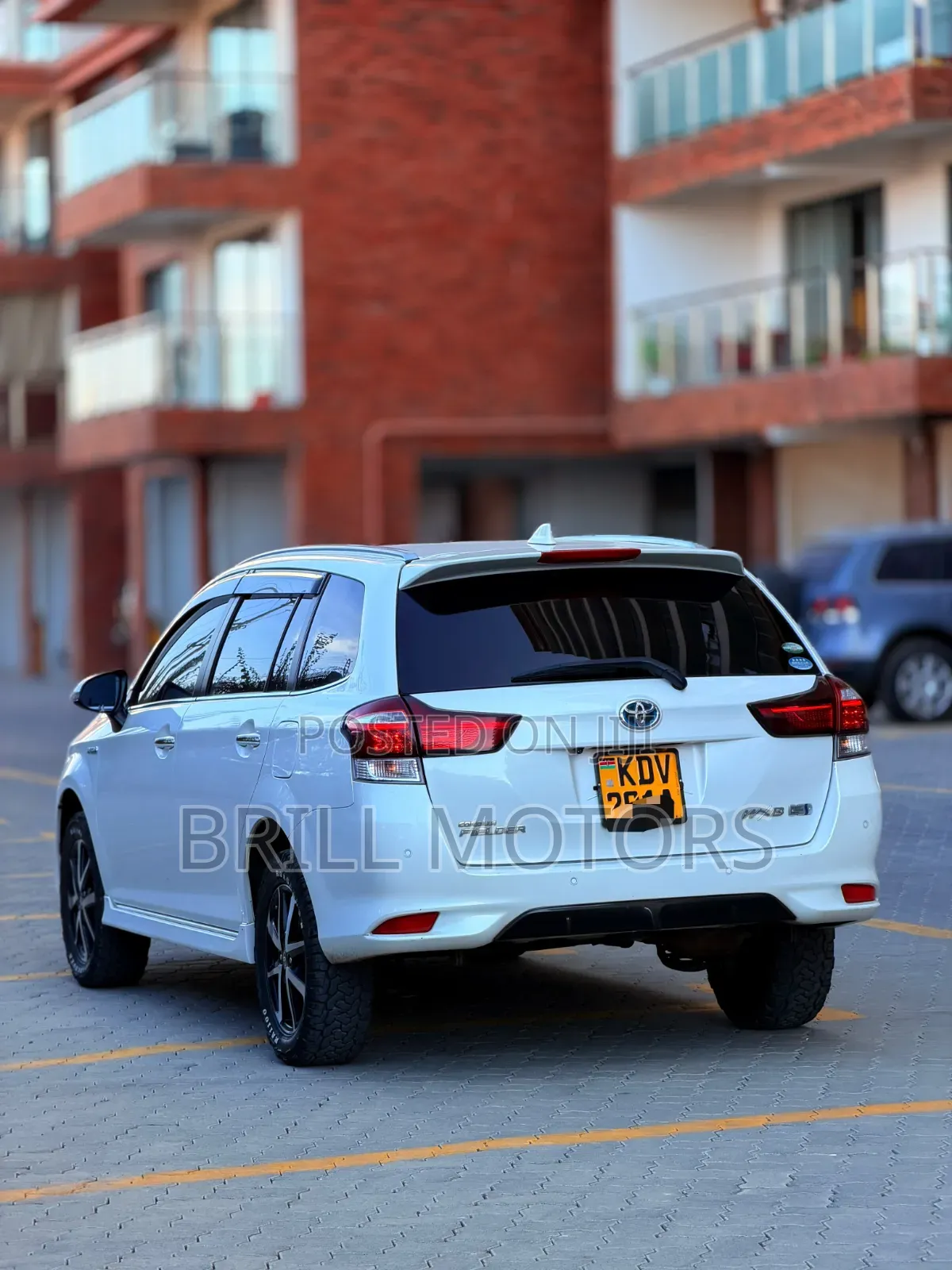 Toyota Corolla Fielder 2018 White