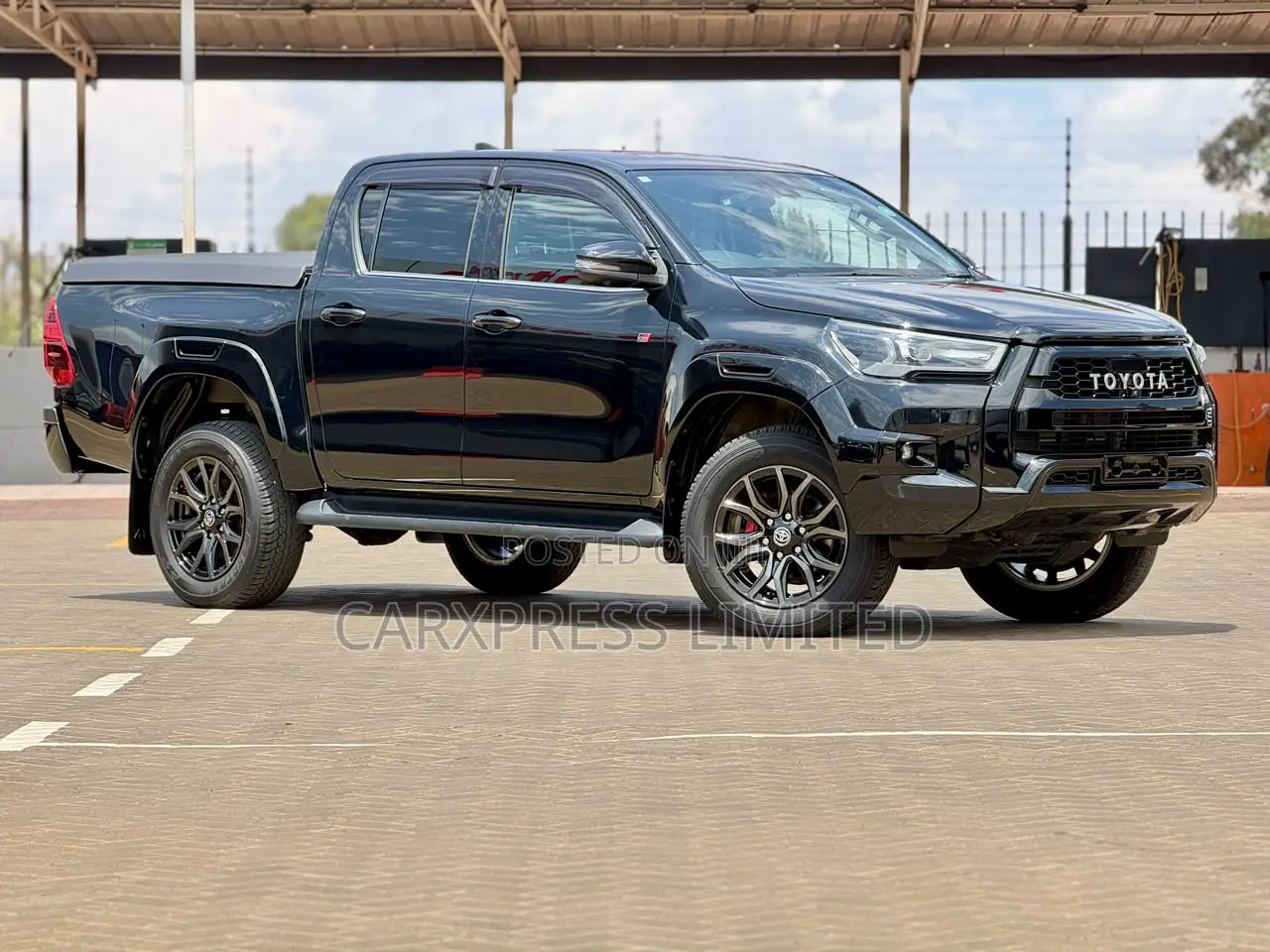 Toyota Hilux 2022 Black